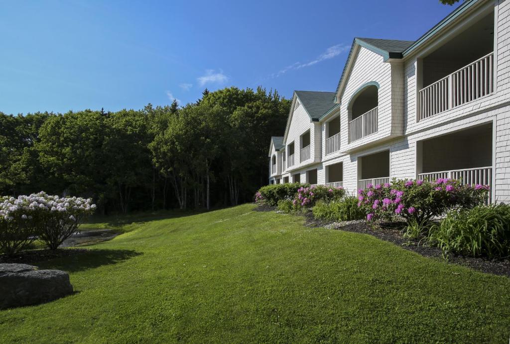 Spruce Point Inn Resort and Spa