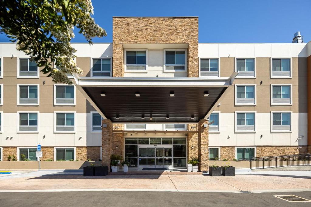 Holiday Inn Express & Suites - San Jose Silicon Valley