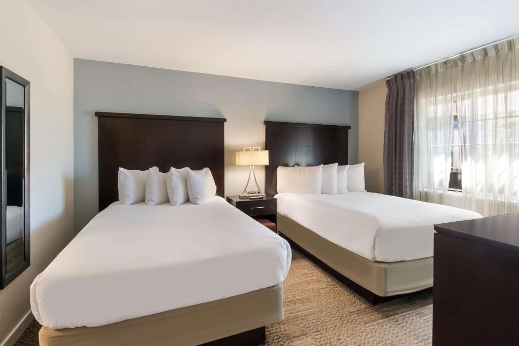 Sonesta ES Suites Dulles Airport