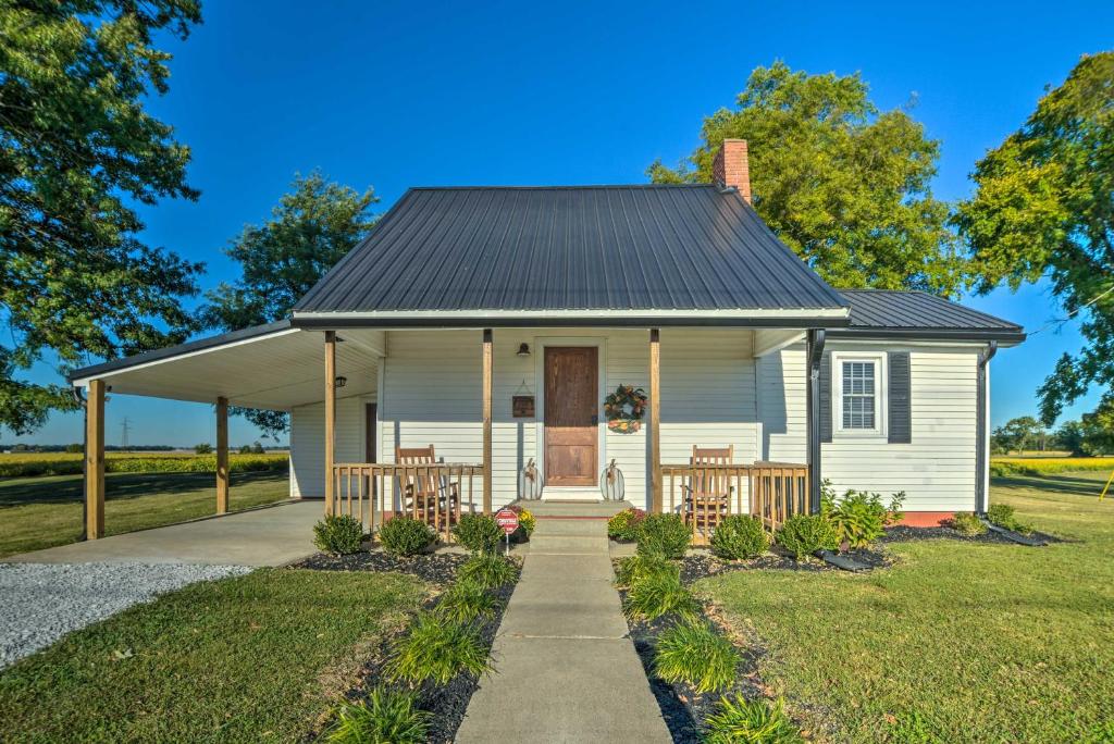 Lovely Pembroke Retreat with Beautiful Patio!